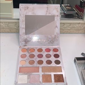 Carli Babel eyeshadow palette